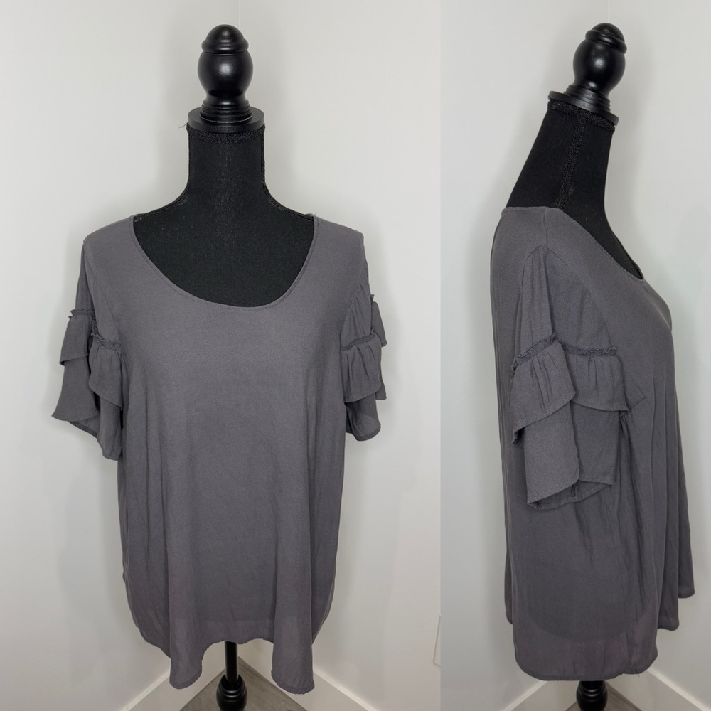 Torrid Gray Flutter Short Sleeve Women’s Top (00)